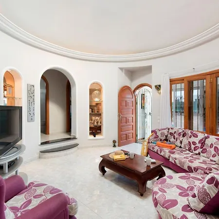 Liliana Villa Tias